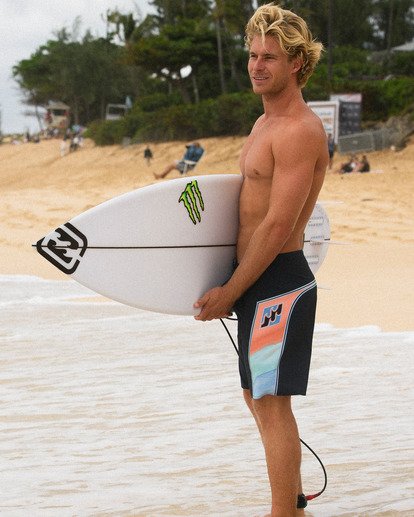 Straddie 20" - Airlite Performance Boardshorts for Men  24A081500