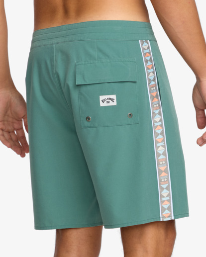 Wategos 17.5"  24A081516