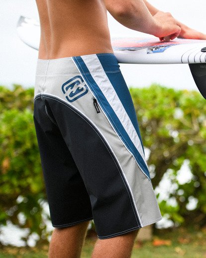 Fluid 2K Pro 21" - Performance Boardshorts for Men  24A081522