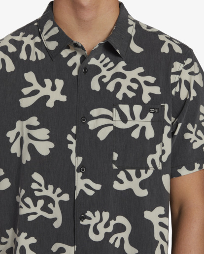 Coral Garden Surftrek - Short Sleeve Shirt for Men  ABYWT00270