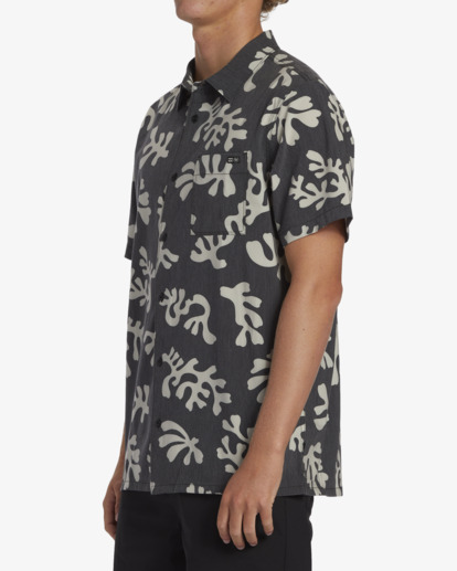 Coral Garden Surftrek - Short Sleeve Shirt for Men  ABYWT00270