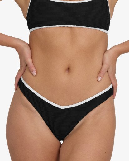 Tanlines V Hike  BL000264