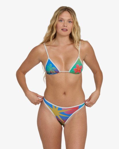 Midnight Tropics Hike  BL000386