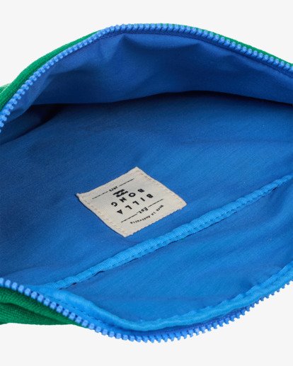 Long Weekend  EBJBA03005