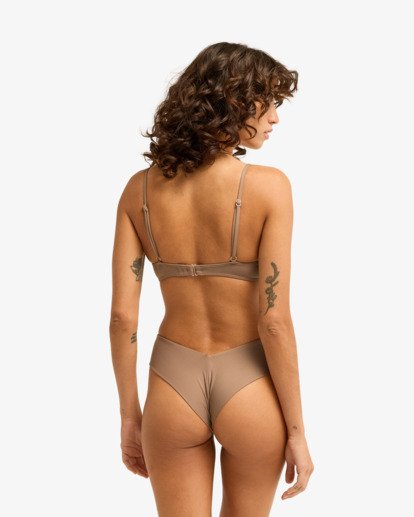 Sol Searcher Fiji  EBJX400102