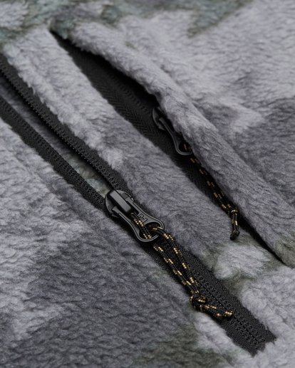 Boundary Mock Neck  EBYPF03003