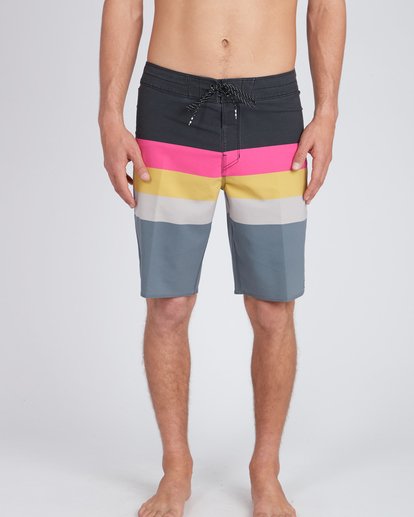 Momentum X Short 17'' Boardshorts  L1BS06BIF8