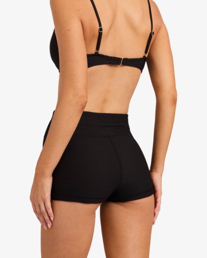 Tanlines  UBJX400602