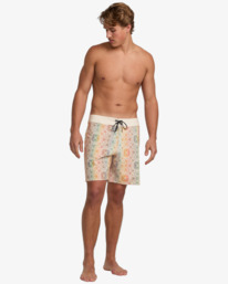 9 Good Times Pro 18.5" - Performance-Boardshorts für Männer Violett 24A081505 Billabong