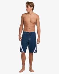 3 Fluid 2K Pro 21" - Performance-Boardshorts für Männer Blau 24A081522 Billabong