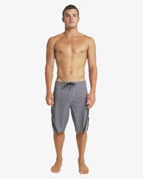 4 Fluid 2K Pro 21" - Performance-Boardshorts für Männer Grau 24A081522 Billabong