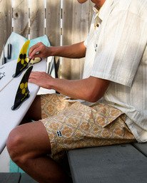 0 Good Times 16" - Calções de banho Layback para Homem Amarelo 24A251501 Billabong