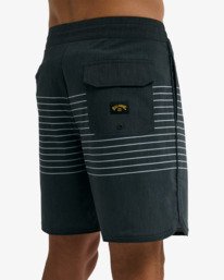 7 73 17.5" Black BL000456 Billabong