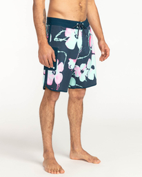 3 73 Line Up Pro - Boardshorts für Männer Grün C1BS27BIP2 Billabong