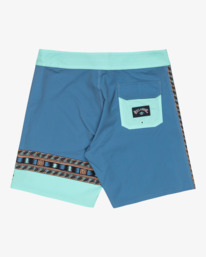 2 Burleigh Pro 18" - Performance-Boardshorts für Männer Blau EBYBS00116 Billabong