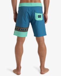 5 Burleigh Pro 18" - Performance-Boardshorts für Männer Blau EBYBS00116 Billabong