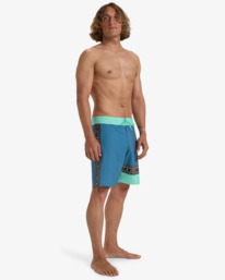 4 Burleigh Pro 18" - Boardshorts de desempenho para Homem Azul EBYBS00116 Billabong