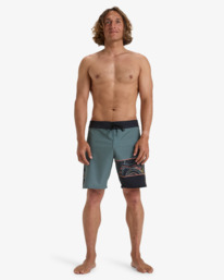 3 Burleigh Pro 18" - Performance-Boardshorts für Männer Grün EBYBS00116 Billabong