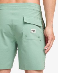 7 Wategos Low Tide Green EBYBS00131 Billabong
