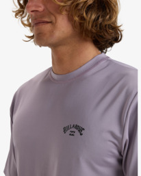 4 Arch Wave - T-shirt de mangas curtas UPF 50, para surf para Homem Roxo EBYWR03019 Billabong