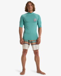 1 Know The Feeling - T-shirt de mangas curtas UPF 50, para surf para Homem Azul EBYWR03020 Billabong