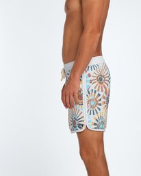 1 73 Line Up Laybacks 16Boardshort Beige H1LB02BIP8 Billabong