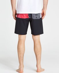 1 New Flame X 19'' Boardshorts  J1BS16BIMU Billabong