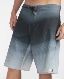 0 Fluid Pro 21" Boardshorts  N1BS12BIP9 Billabong