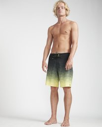 0 Tripper Pro 18" Boardshorts Schwarz N1BS15BIP9 Billabong