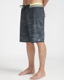 2 Resistance Pro 20" Boardshorts  N1BS16BIP9 Billabong
