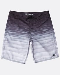 5 Resistance Originals 20" Boardshorts  N1BS28BIP9 Billabong