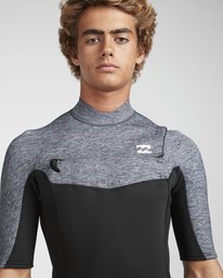 4 2/2 Absolute Flatlock Chestzip Grau N42M23BIP9 Billabong