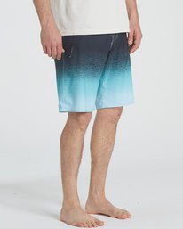 2 Fluid Airlite 20" Boardshorts  P1BS03BIS9 Billabong