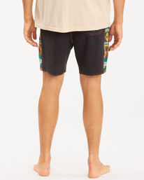 6 Wrangler Westward D Bah 17" - Boardshort pour Homme Noir Z1BS08BIF1 Billabong