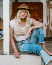 0 Wrangler Hey Honey - T-Shirt for Women White Z3KT04BIF1 Billabong