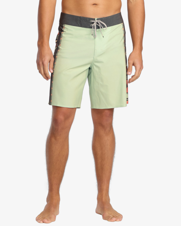 4 Sundays 18.5"- Airlite Performance Boardshorts for Men  24A081501 Billabong
