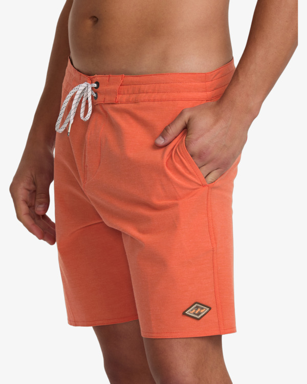 6 Every Other Day 17.5" - Lo Tides Boardshorts für Männer Gelb 24A081513 Billabong