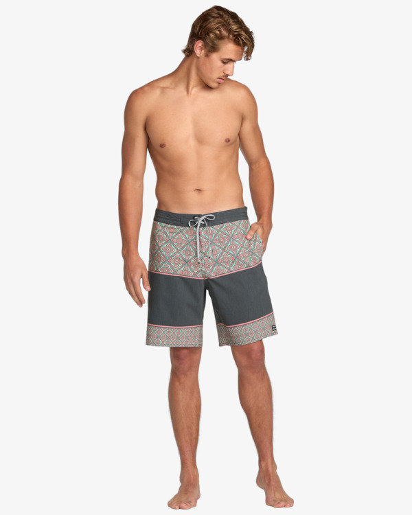 3 Lowers - Boardshorts für Frauen Grün 24A081517 Billabong