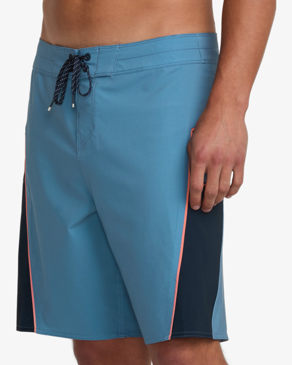 6 Straddie Pro 20" - Performance-Boardshorts für Männer Blau 24A081521 Billabong