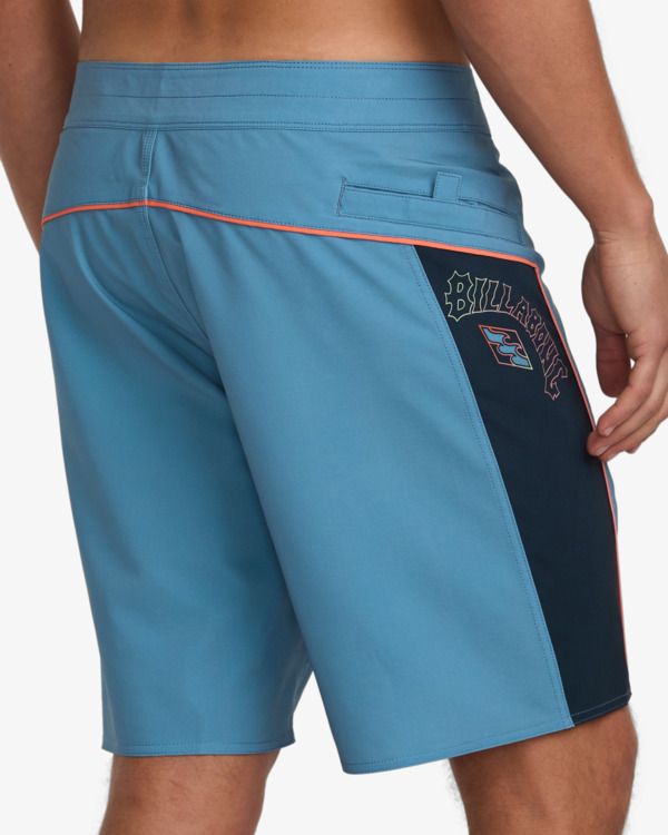 7 Straddie Pro 20" - Performance-Boardshorts für Männer Blau 24A081521 Billabong