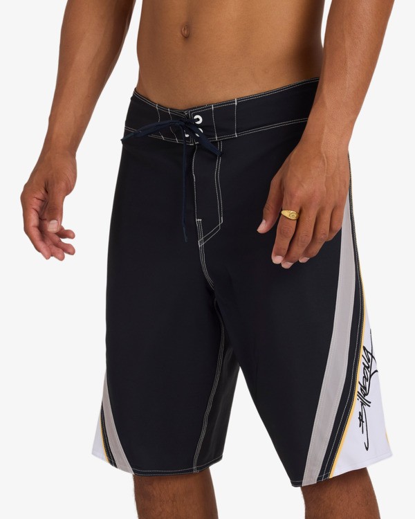 9 Fluid 2K Pro 21" - Performance-Boardshorts für Männer Blau 24A081522 Billabong
