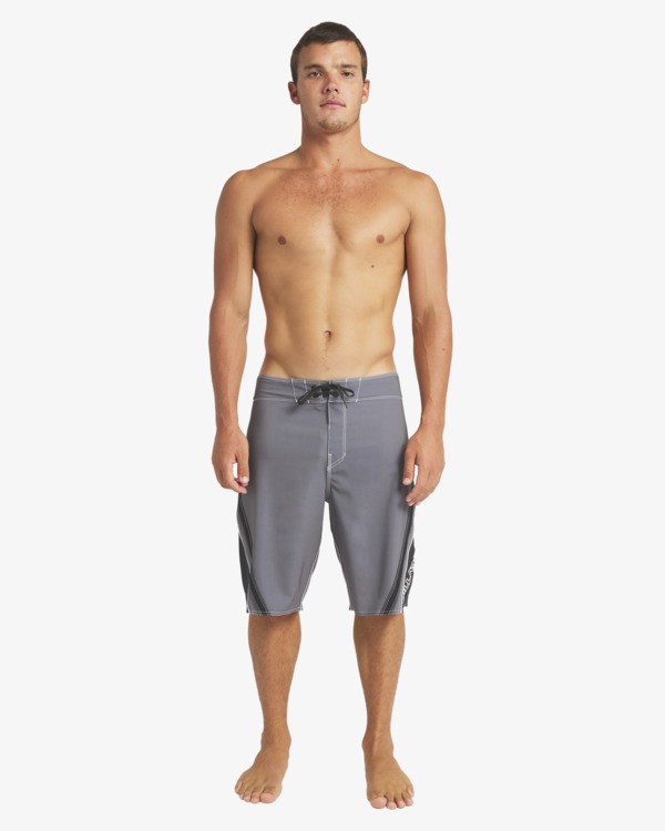 4 Fluid 2K Pro 21" - Performance-Boardshorts für Männer Grau 24A081522 Billabong