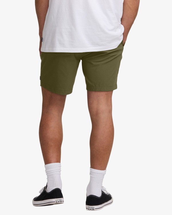 2 Surftrek Plus 19" - Elastic Waist Walkshorts for Men Green 24A321502 Billabong