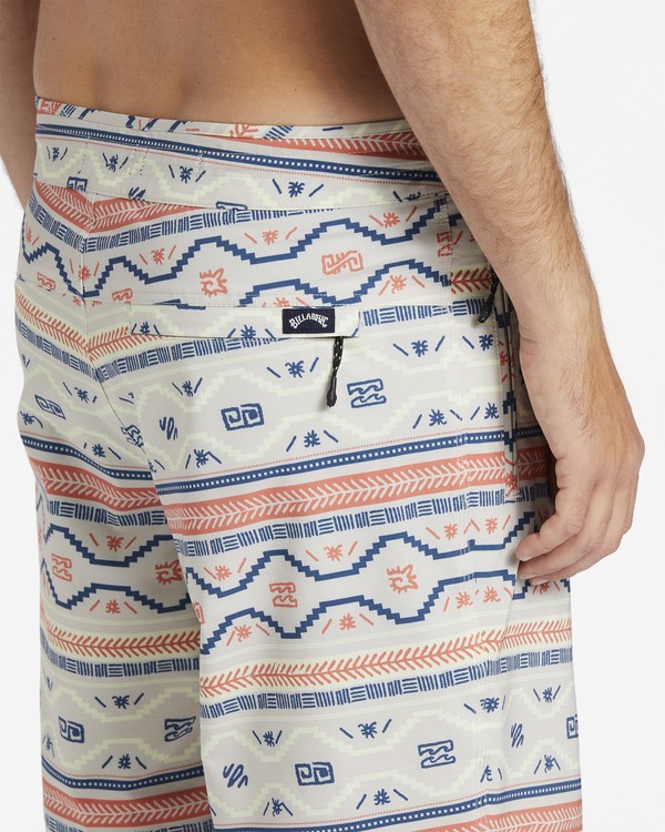 7 Surftrek Lo Tide - Boardshorts f&uuml;r M&auml;nner Beige ABYBS00403 Billabong