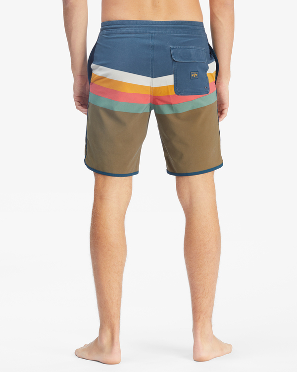 6 73 Spinner 18" - Boardshorts für Männer Beige C1BS53BIP2 Billabong