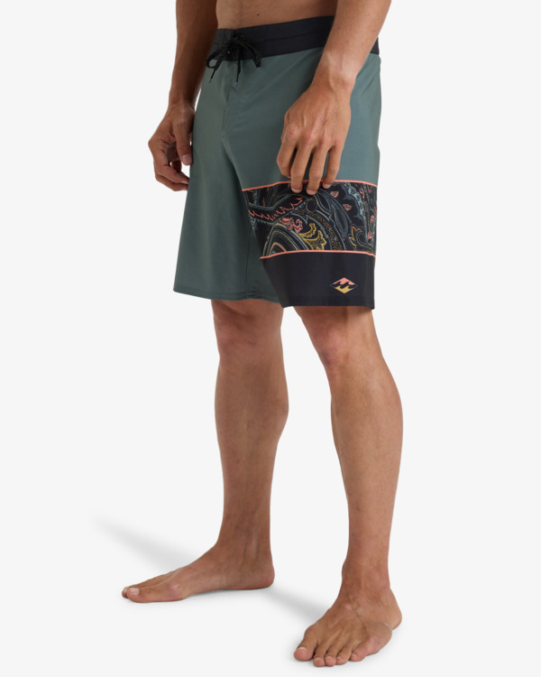 5 Burleigh Pro 18" - Performance-Boardshorts für Männer Grün EBYBS00116 Billabong