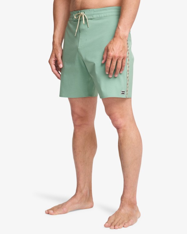 5 Wategos Low Tide Green EBYBS00131 Billabong