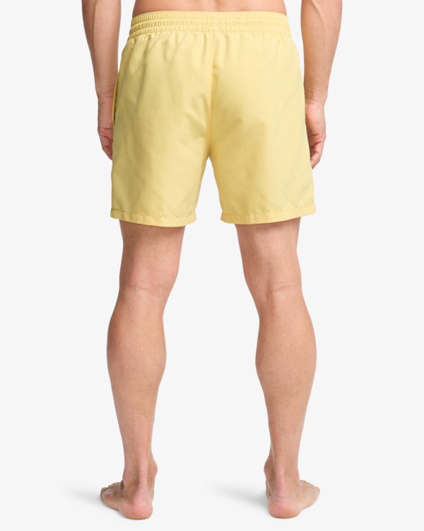 4 All Day 16" - Cal&ccedil;&otilde;es de banho Layback para Homem Amarelo EBYJV00134 Billabong