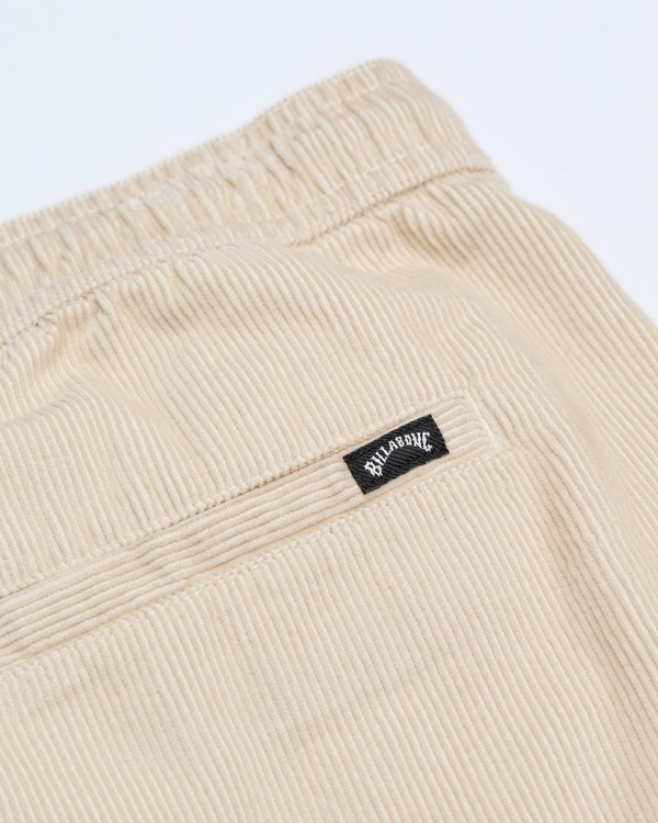9 Larry Beige EBYNP00111 Billabong