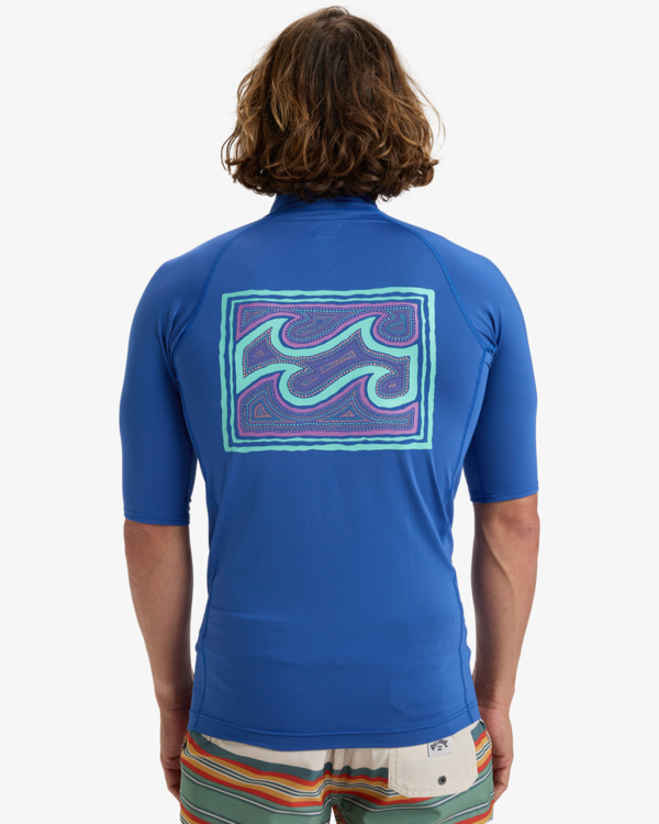 2 Know The Feeling - T-shirt de surf à manches courtes UPF50 pour Homme Bleu EBYWR03020 Billabong